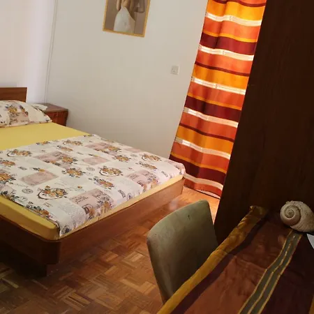 Bohemia Retro In Centar Guest house