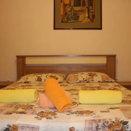 Guest house Bohemia Retro In Centar 3*